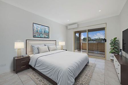 RARE OPPORTUNITY – 3-BEDROOM UNIT IN PRIME POSITION - Photo 4