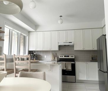 For Lease - 40 Dockside Way, Whitby, Ontario - Photo 3