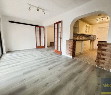 Witchards, Basildon - Photo 2