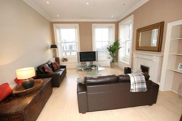 3 bedroom flat to rent - Photo 1