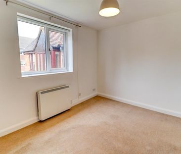 School Lane, Kenilworth - Photo 1
