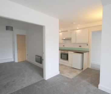 1 bedroom Flat To Let - Photo 5