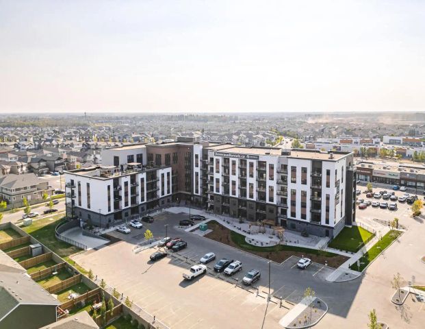 Vista Apartments at Edgemont — 1 Bedroom, 1 Bathroom + Den - Photo 1