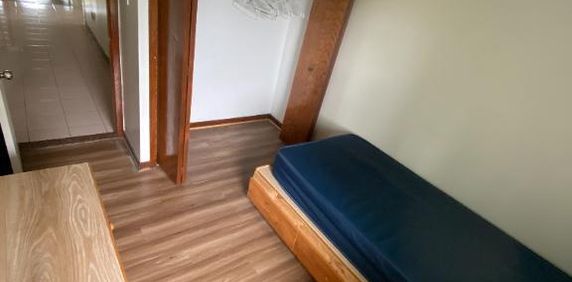 Maison de chambres pour 12 personnes à louer à Laval près métron de la Concorde - Photo 2