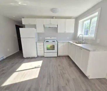 SPACIOUS 1 bdrm Home in Quiet Building! | 289 Cordova Road, Oshawa - Photo 1