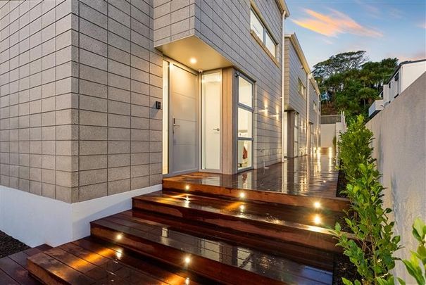 NEAR NEW TERRACE HOUSE - MISSION BAY - Photo 1