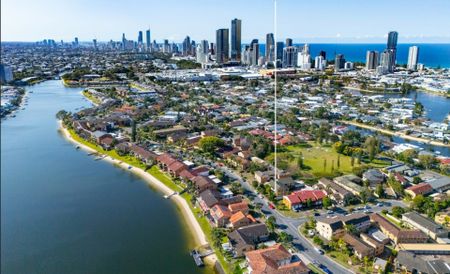 RENOVATED GROUND FLOOR UNIT IN MERMAID WATERS - Photo 3