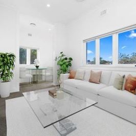 Modern Beachside Apartment Moments from Bondi Beach - Photo 1