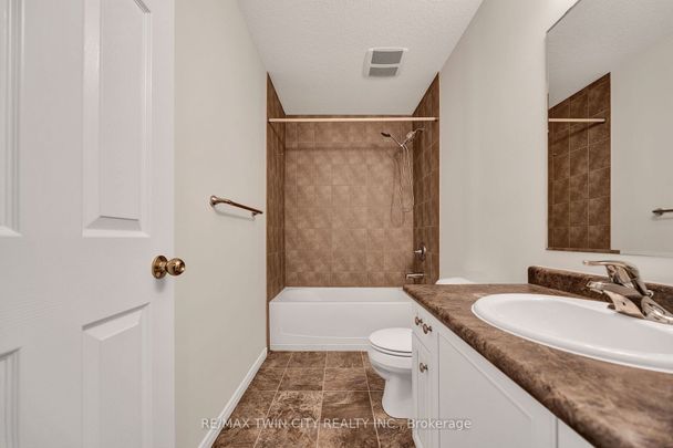 For Lease - 252 Countrystone Crescent, Kitchener, Ontario - Photo 1