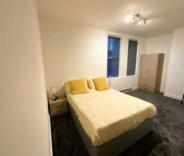 1 bedroom in a house share to rent - Photo 2