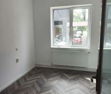 Spatiu in Vila de inchiriat , zona Centrala , 300 mp, 7 Parcari - Fotografie 3