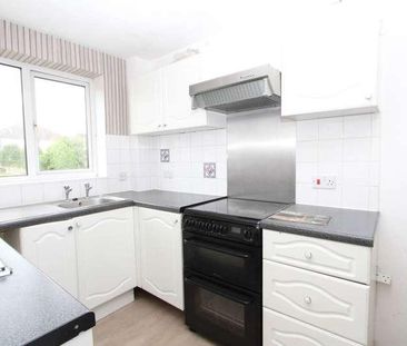 High Road, Benfleet, SS7 - Photo 1