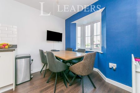 4 bedroom house to rent Osprey Drive, Stowmarket, IP14 - Photo 2