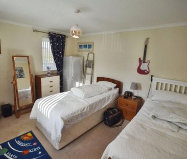3 bedroom semi-detached house to rent - Photo 3