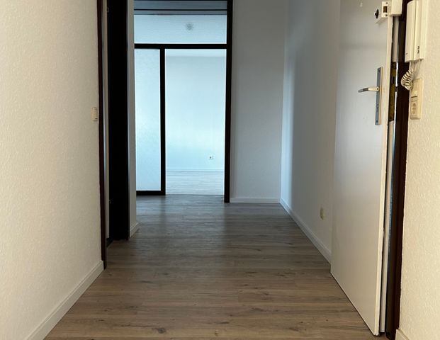 Frisch sanierte 2 Zimmer Wohnung mit Balkon - Photo 1