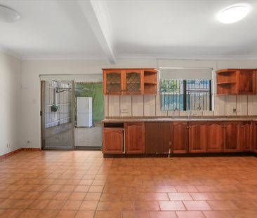2/6 Myrtle Street, Leichhardt NSW 2040 - House For Rent | Domain - Photo 5