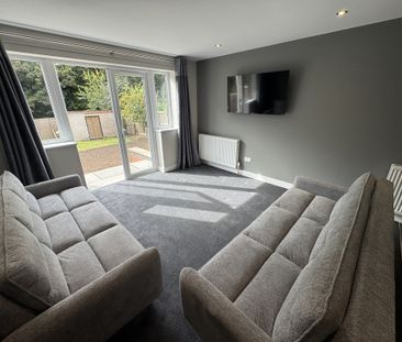 Fifth Avenue, Tang Hall - P2211 - Photo 2