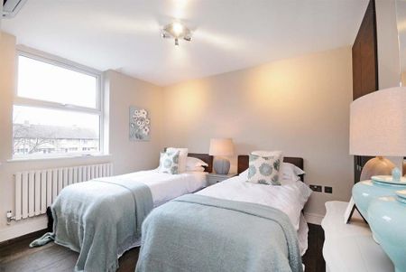 3 bedroom flat to rent - Photo 5