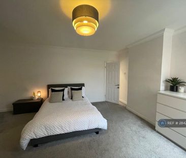 3 bedroom terraced house to rent - Photo 6