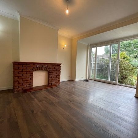 Abbotts Close, Leigh-on-Sea - Photo 1