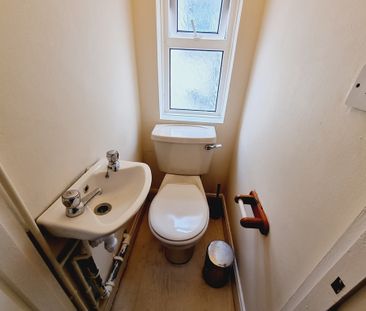 5 Bed Student Accommodation - Photo 5