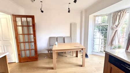 3 bedroom semi-detached house to rent - Photo 3