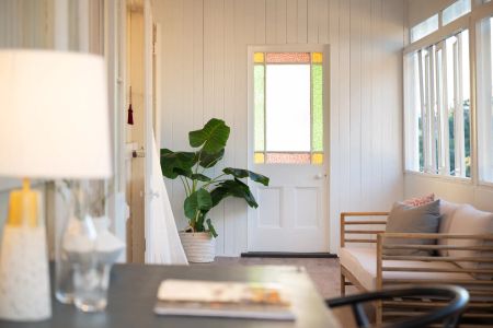 Sky-high position with lifelong, grandstand city views – 3.3km to CBD - Photo 2