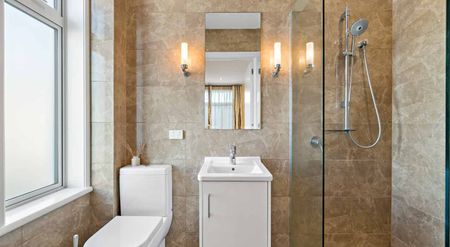 Exquisite Family Home with Sea Views! - Photo 5