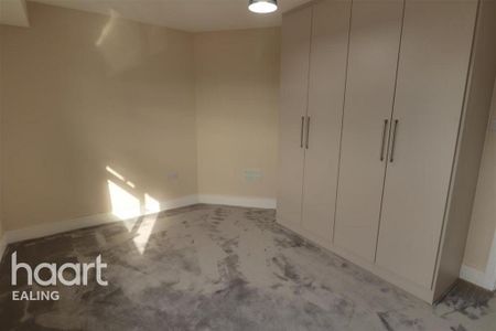 4 bedroom flat to rent - Photo 5
