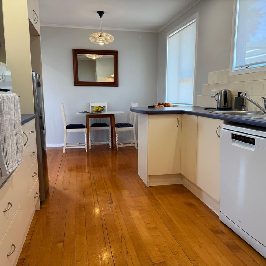 3-Bedroom Home in Prime Pakuranga Location - Photo 1