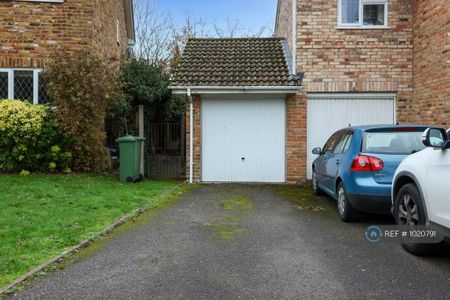 3 bedroom terraced house to rent - Photo 3