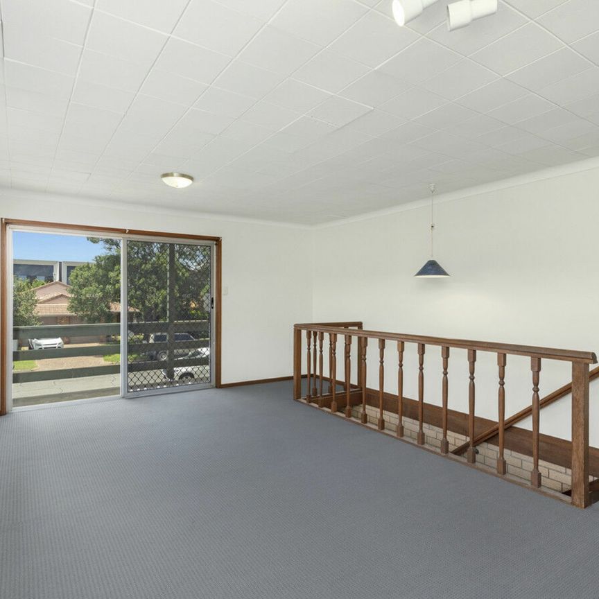 Top-Floor Duplex � 300m Stroll to the Beach! - Photo 1