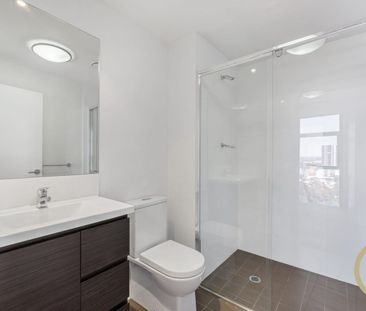 Immaculate 2 bedroom - Photo 5