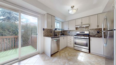 For Lease - 1050 Bristol Road Unit# 32, Mississauga, Ontario - Photo 5