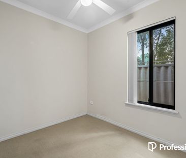 Stylish Villa Living with Large Private Courtyard! - Photo 3