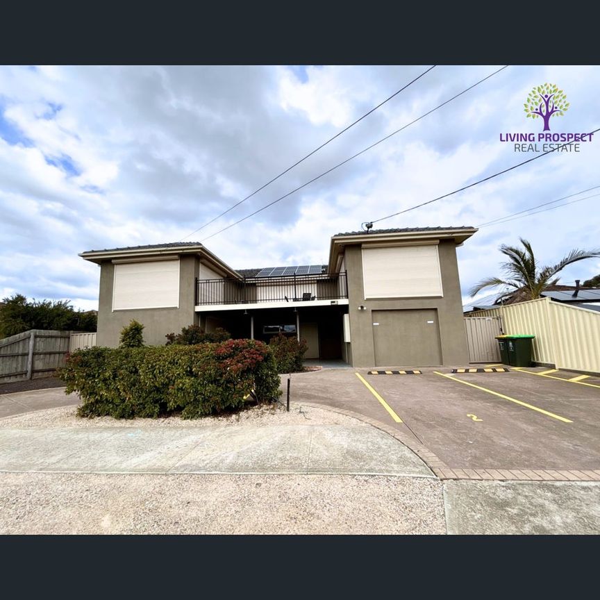 10 Kameruka Court, Werribee, Vic 3030 - Photo 1