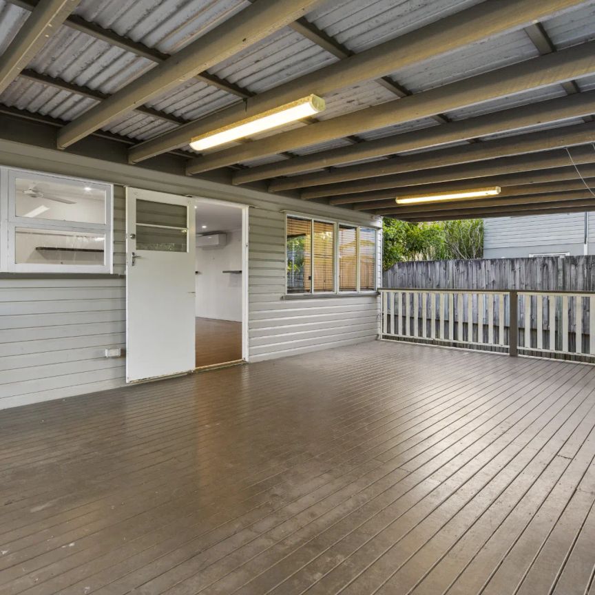 7 Burrendah Road, Jindalee. - Photo 1