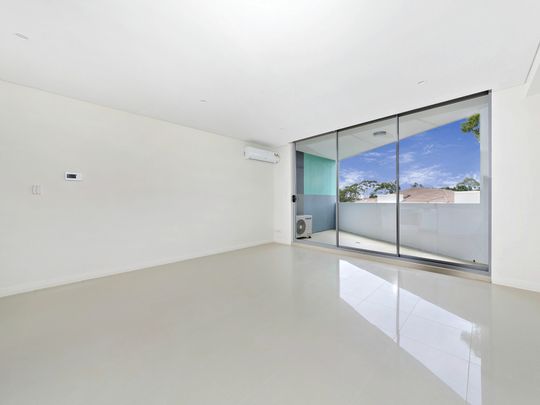 IDEAL LOCATION! - Photo 1