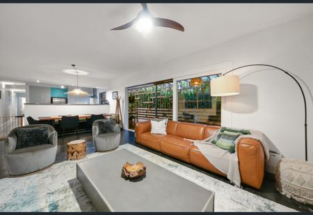 21 Hastings Street, Annerley QLD 4103 - House For Rent | Domain - Photo 3