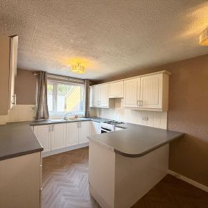 3 bedroom terraced house to rent - Photo 2
