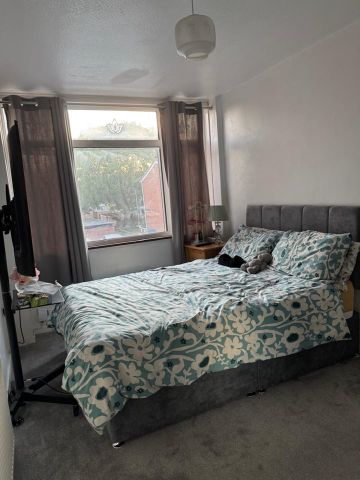 Room in a Shared House, Caletock Way, SE10 - Photo 2