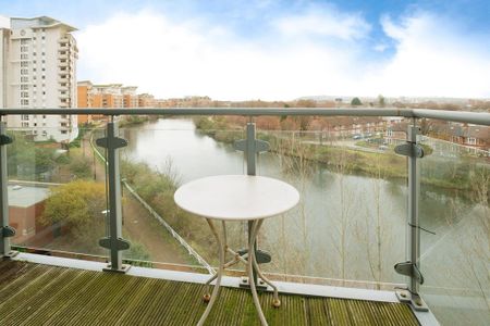 2 bedroom flat to rent - Photo 2