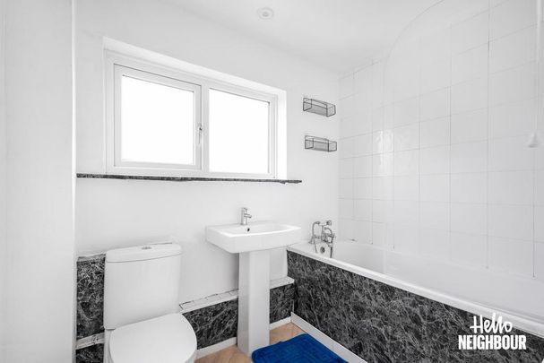 3 bedroom end of terrace house to rent - Photo 1