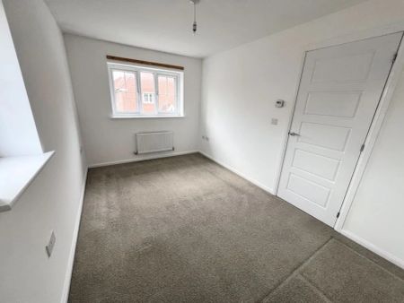 87 Vespasian Way, - Photo 2