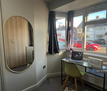 1 bedroom in a house share to rent - Photo 3