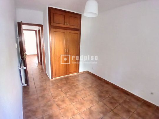 Piso en alquiler en Calle de Cebreros, Lucero, Latina, Madrid - Photo 1