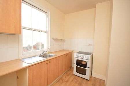 1 bedroom flat to rent - Photo 2