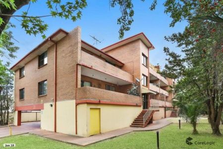 Recently Renovated - Photo 4