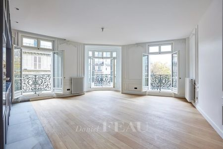 Appartement à louer à Paris 8Ème - Photo 3