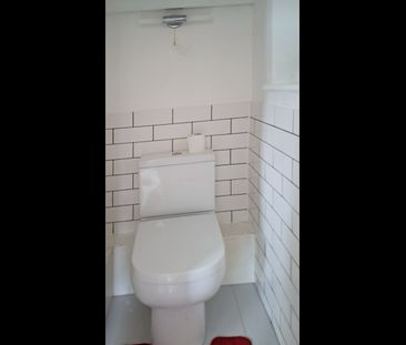 3 Bed Semi-Detached House, Wandle Court Gardens, CR0 - Photo 4